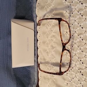 MICHAEL KORS TORTOISE EYEFRAME/GLASSES